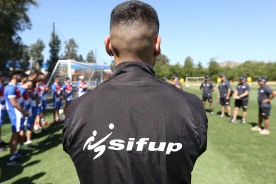 Terremoto en el fútbol chileno: De manera unánime el Sifup se va a paro indefinido para los torneos ANFP