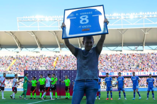 Uno homenajeado y dos como hinchas: Los campeones de la Sudamericana que alentaron a la U en Concepción