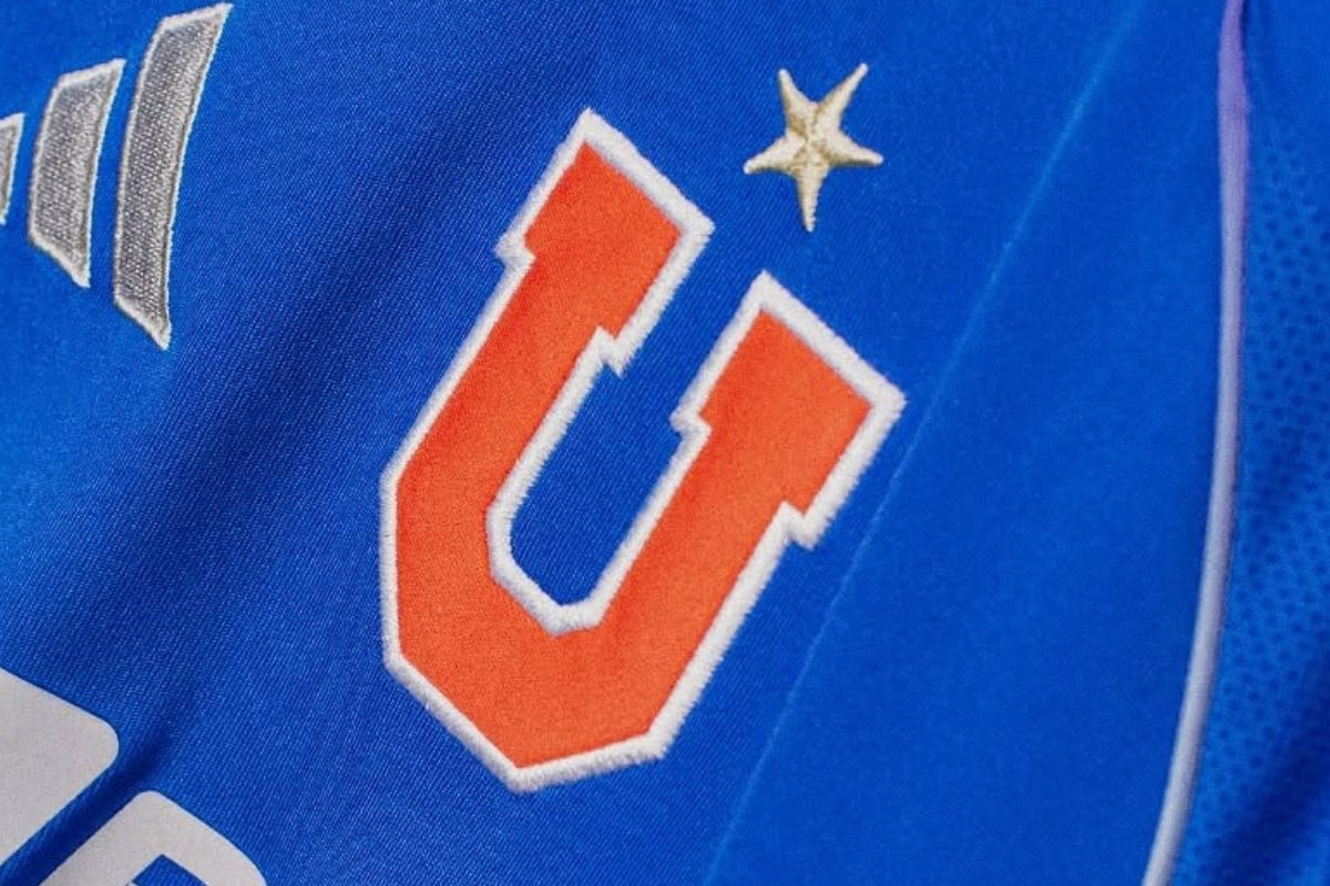 Nueva camiseta universidad de Chile.