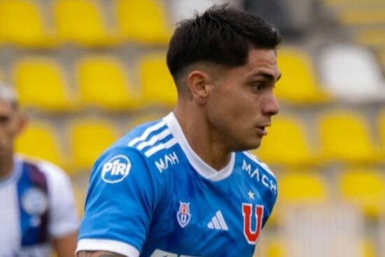 Gonzalo Montes con la camiseta de Universidad de Chile.