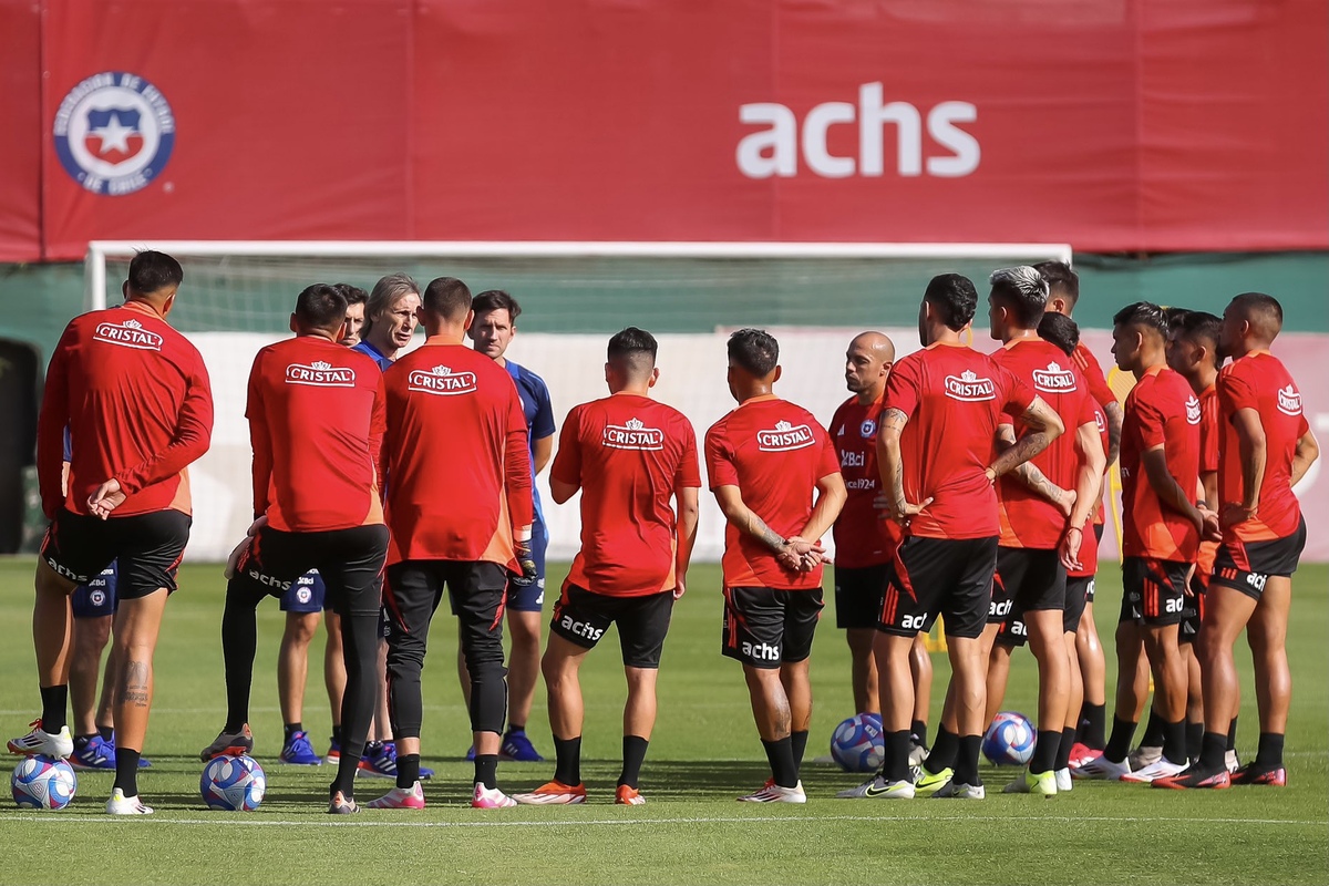 “Tiene que…”: La tarea que le pone Ricardo Gareca a Javier Altamirano para ser titular en La Roja