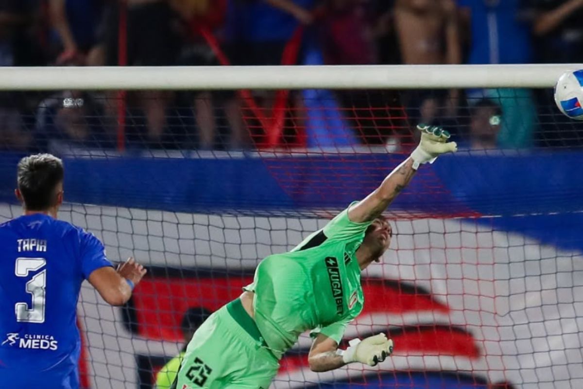 "Si no fuera por...": hinchas de la U le agradecen en particular a estos dos jugadores el triunfo ante Unión La Calera