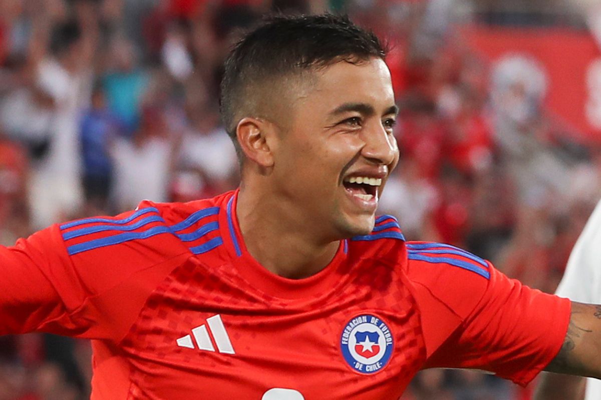 "Puede ser alternativa en Eliminatorias": Nicolás Peric se rinde ante el nivel de este futbolista de Universidad de Chile