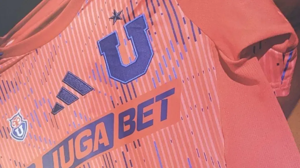 Camiseta alternativa de la U para la temporada 2025