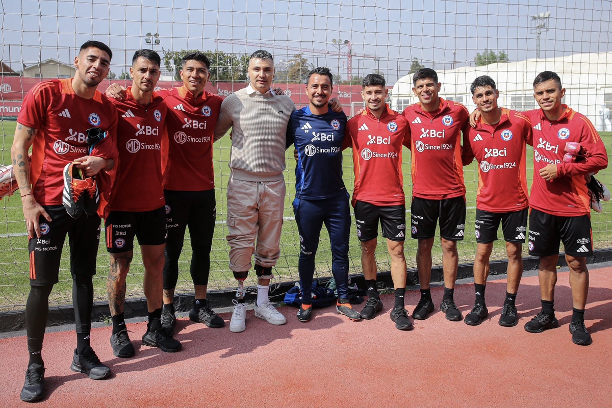 [Video] Visita ilustre en Juan Pinto Durán: Cristóbal Campos llena de energía y alegría a los seleccionados