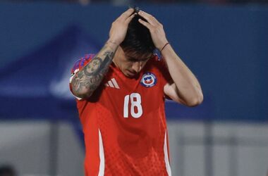 No sólo con La Roja: El otro duro golpe que deja a Rodrigo Echeverría sin mundial con su club