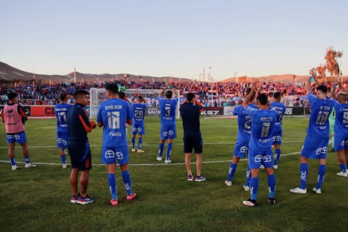 “La cancha está filete”: Cuadro amateur invita a la U a jugar un amistoso para no perder ritmo de competencia