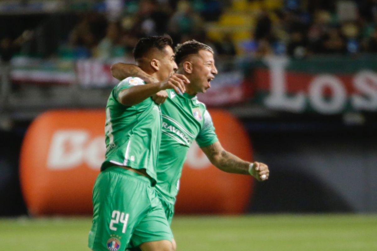 Amenaza a la U: el golazo de tiro libre que anotó Leonardo Valencia en la previa al duelo ante su exequipo