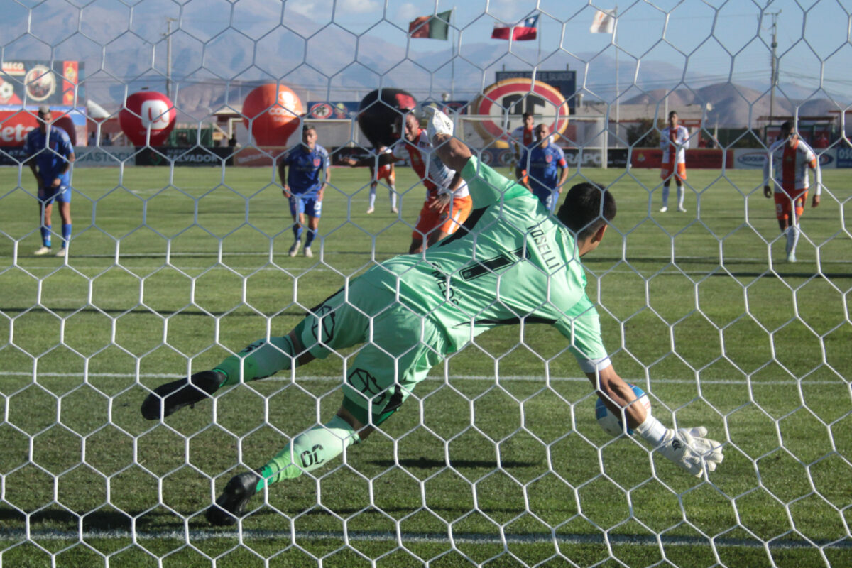 Cristopher Toselli atajó el penal de Cobresal frente a la U.